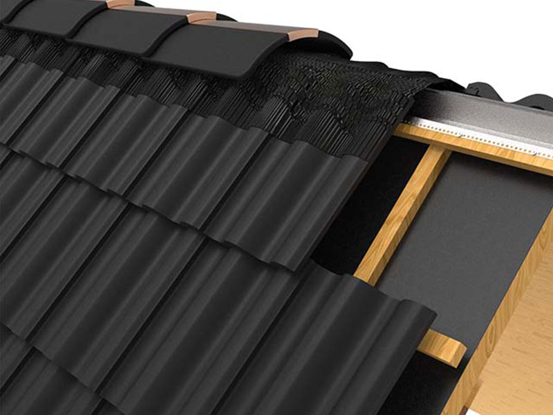 Ridge ventilation roll